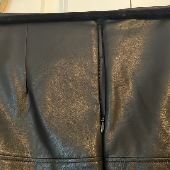 Reitmans black leather look skirt NWT - Picture 5 of 7